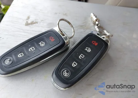 2019 Ford Escape Se z USA, uszkodzony, nr VIN 1FMCU9GD1KUB06835